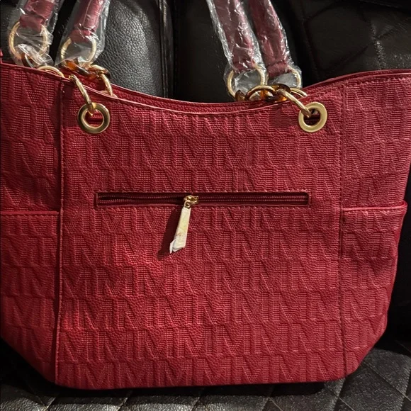 Elegant Red Handbag - Picture 5 of 5